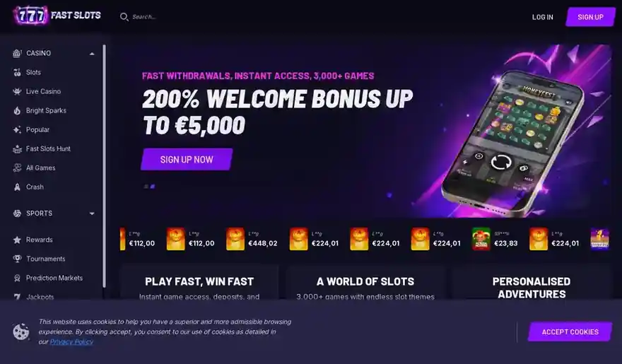 Skjermbilde av forsiden til Fastslots med velkomstbonus, cashback og gevinstliste